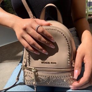 Nude Rhea Micheal Kors mini backpack